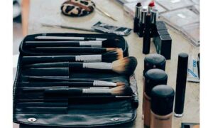 Clean-Makeup-Equipments
